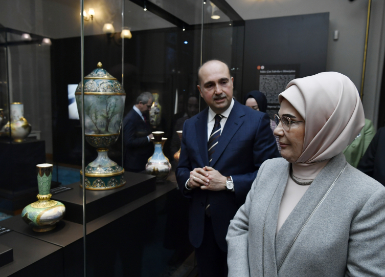 Emine Erdoğan restore edilen Ankara Palas'ı ziyaret etti
