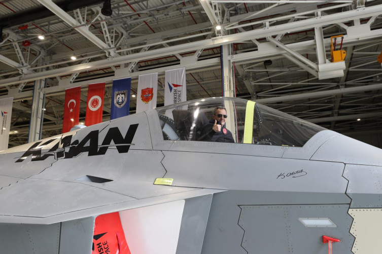 SSB Başkanı Görgün KAAN'ın test pilotları ve proje ekibiyle görüştü