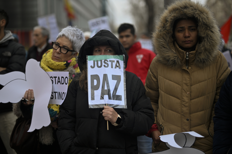 İspanya'da 180'den fazla Katolik derneğin üyeleri İsrail'i protesto etti