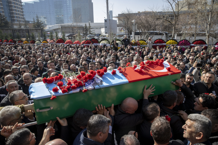 TÜRK-İŞ Genel Başkan Yardımcısı Kavlak için cenaze töreni düzenlendi