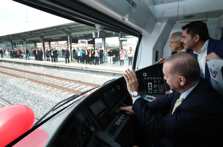 Cumhurbaşkanı Erdoğan Sirkeci-Kazlıçeşme hattında tren kullandı