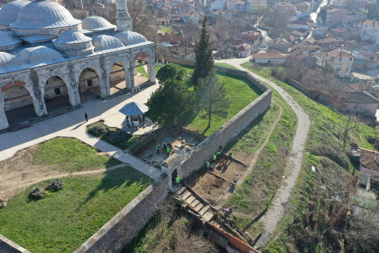 Edirne Mevlevihanesi'nin toprak altında kalan temellerine ulaşıldı