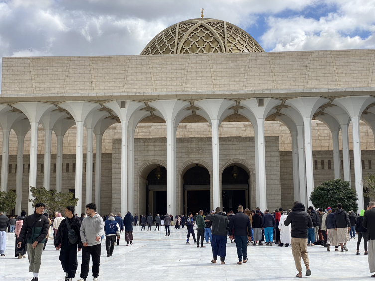 Cezayir Ulu Camii'nde ilk cuma namazı kılındı