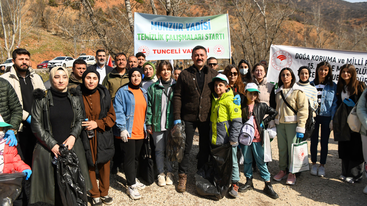 Munzur Vadisi'nde çevre temizliği yapıldı