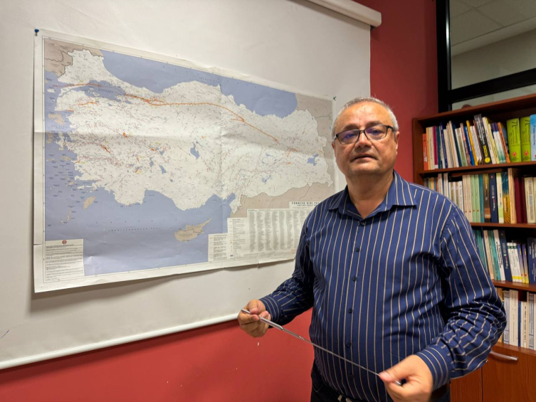 Deprem riskini belirlemek için diri fayların izi sürülüyor