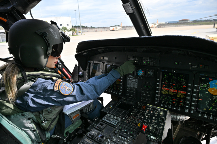 Sahil Güvenliğin kadın pilotları her an göreve hazır