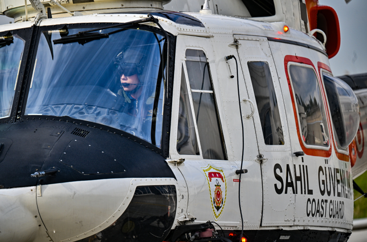 Sahil Güvenliğin kadın pilotları her an göreve hazır