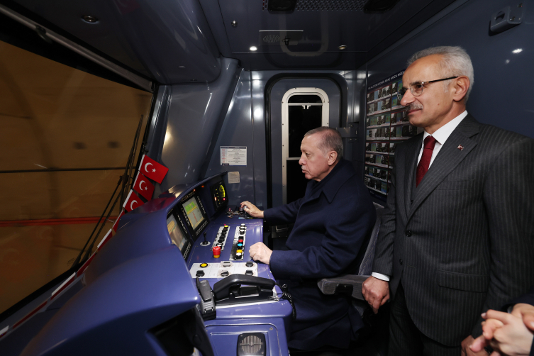 Erdoğan, Bakırköy Sahil-Bağcılar Kirazlı Metro Hattın'nın açılış sürüşünü yaptı