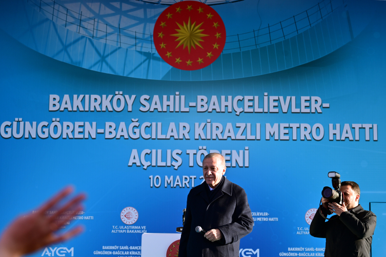 Cumhurbaşkanı Erdoğan: Trafiği sorun olmaktan önemli ölçüde çıkaracağız