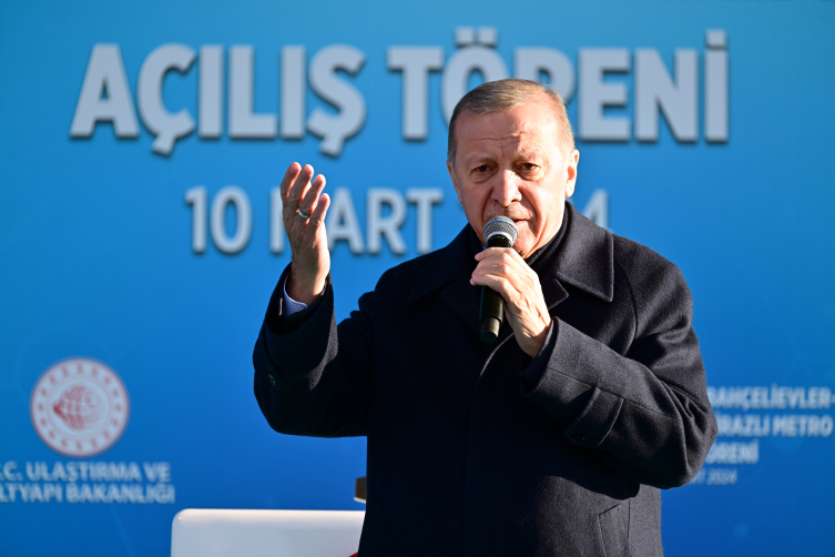 Cumhurbaşkanı Erdoğan: Trafiği sorun olmaktan önemli ölçüde çıkaracağız