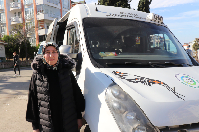 Ünye'de 4 çocuk annesi Günay dolmuş şoförlüğü yapıyor