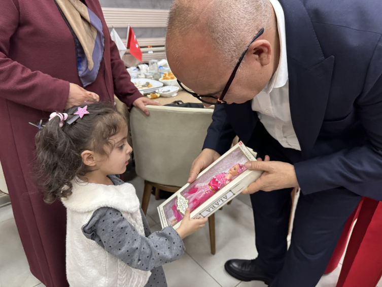 Ağrı Valisi Mustafa Koç şehit aileleri ve gazilerle iftar yaptı