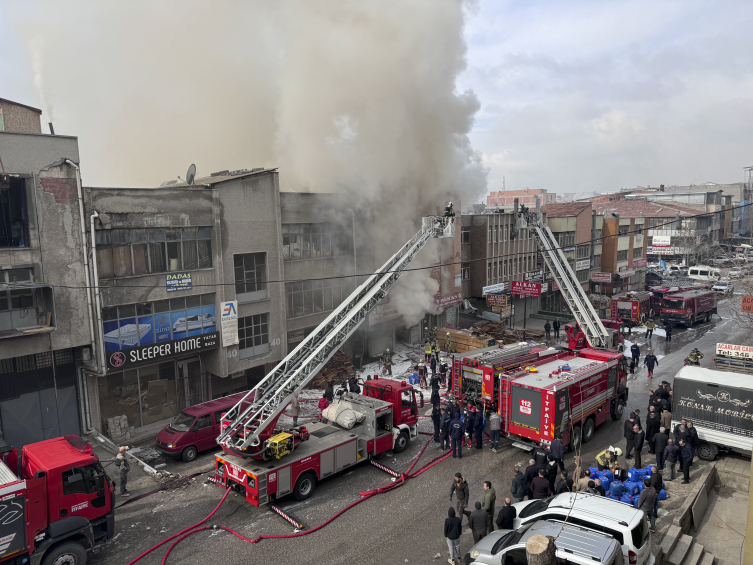 Ankara Siteler'de atölye yangını