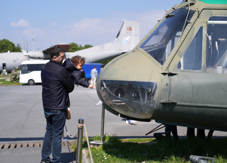 SOLOTÜRK pilotları İstanbul'da havacılık tutkunlarıyla buluştu
