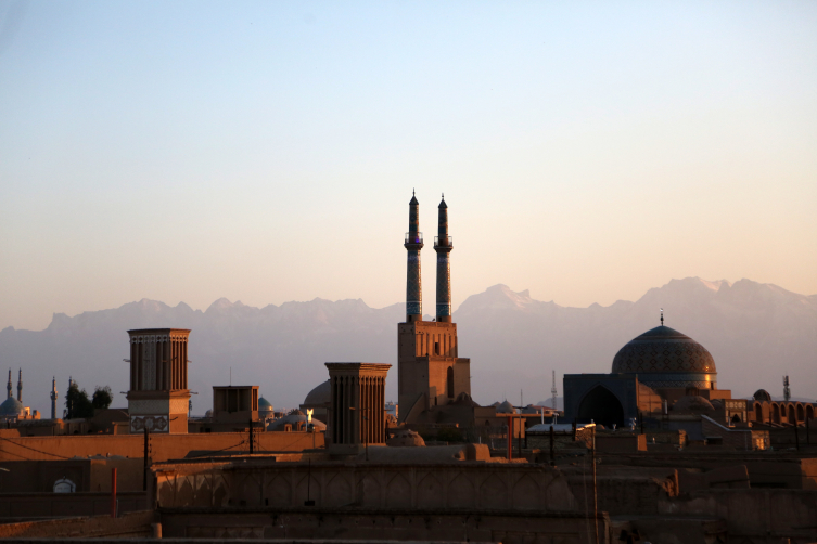 İran'da doğal klima kuleleri: Hem evleri serinletiyor hem de görsel şölen sunuyor