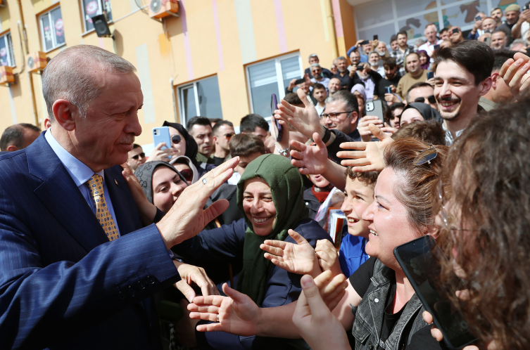 Cumhurbaşkanı Erdoğan: Seçim yeni dönemin başlangıcı olacak
