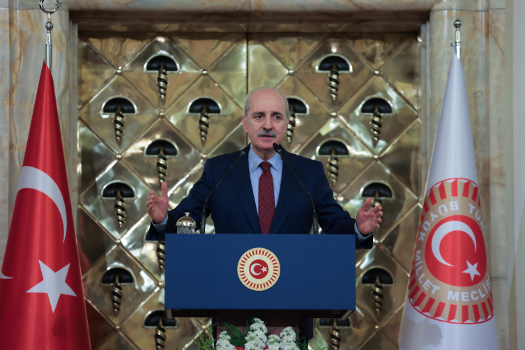 TBMM Başkanı Kurtulmuş, Meclis personeliyle iftarda bir araya geldi