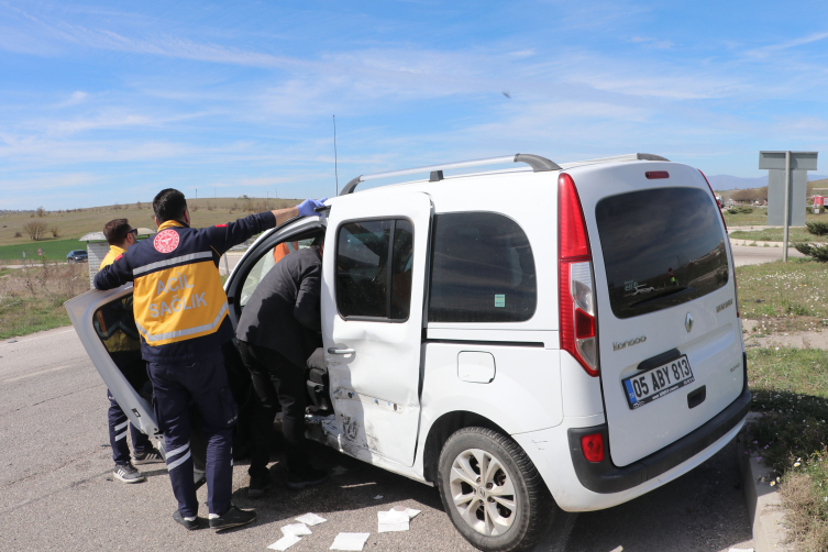 Samsun'da trafik kazasında 5 kişi yaraladı