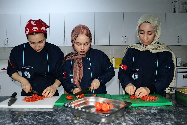 Bayburt'ta geleceğin şefleri yetişiyor