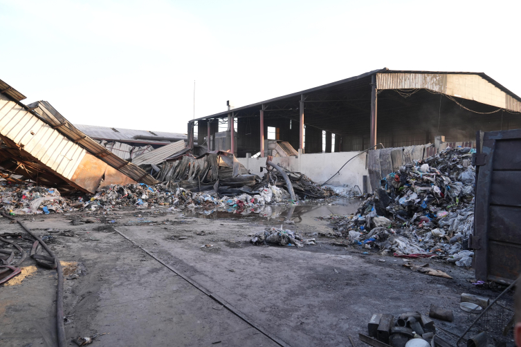 Bakanlar Kacır ve Bolat Ankara'daki yangın sahasını ziyaret etti