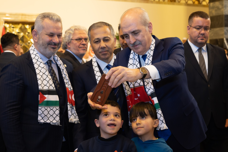 TBMM Başkanı Kurtulmuş Gazzelilerle iftarda bir araya geldi