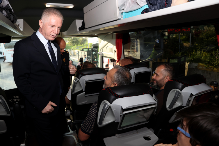 İstanbul Valisi Gül polis kontrol noktasını ziyaret etti