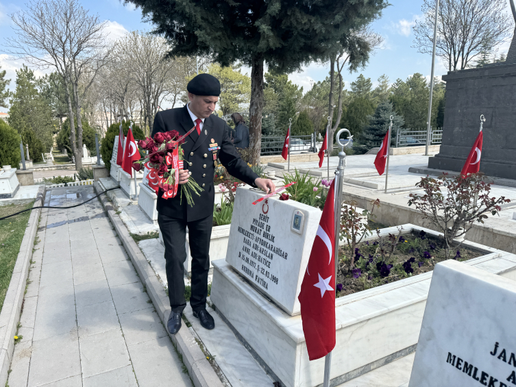 Afyonkarahisar'da şehit aileleri ve gaziler, şehitlikleri bayram öncesi ziyaret etti