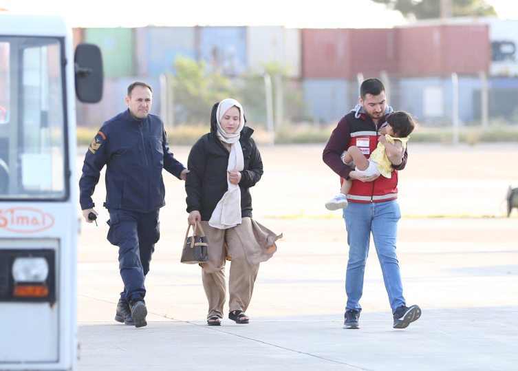 Antalya'da teleferikte mahsur kalan 112 kişi kurtarıldı