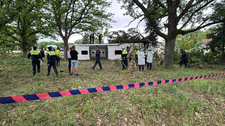 Kırklareli'nde yolcu otobüsü devrildi: 11 yaralı