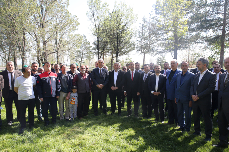 Muş'ta 150 çiftçiye 100 ton korunga tohumu dağıtıldı