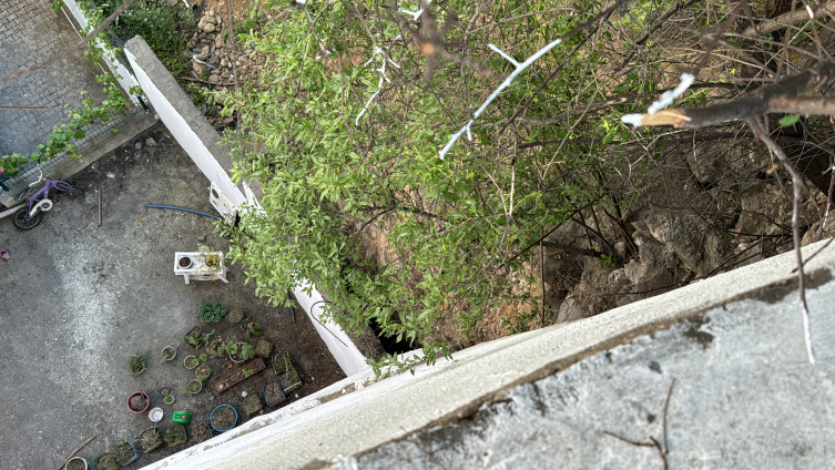 Karabük'te yüksekten düşen 2 yaşındaki çocuk yaralandı