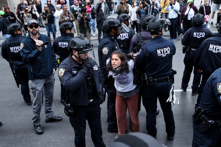 New York'ta üniversite öğrencileri ve aktivistler, Filistin'e destek gösterisi düzenledi