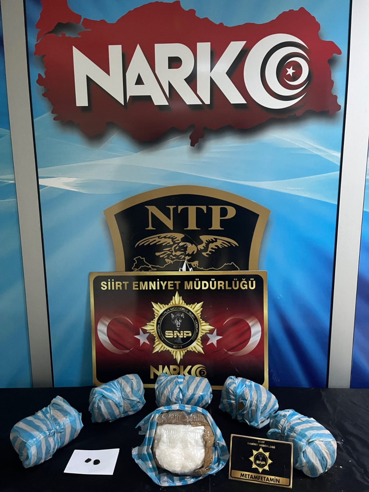 Tırın dorsesinden 17 düzensiz göçmen çıktı