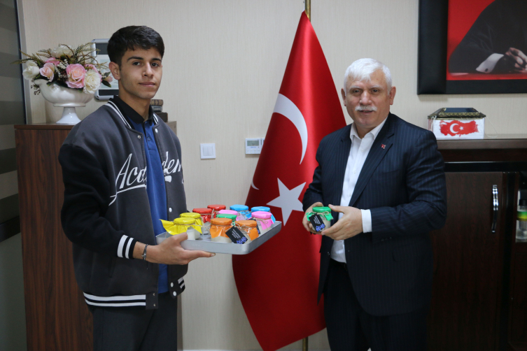 Lise öğrencileri nisan yağmurundan yoğurt mayası yaptı