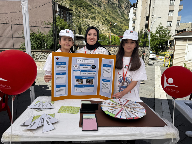 Şırnak’ta "TÜBİTAK 4006 Bilim Şenliği" düzenlendi