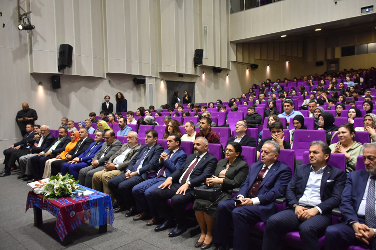 Trabzon'da liselerarası münazara ve deneme yarışması tamamlandı