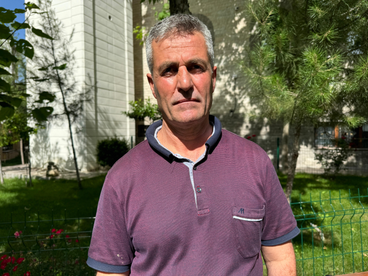 Batman'da apartman görevlisi poşette bulduğu altınları sahibine teslim etti