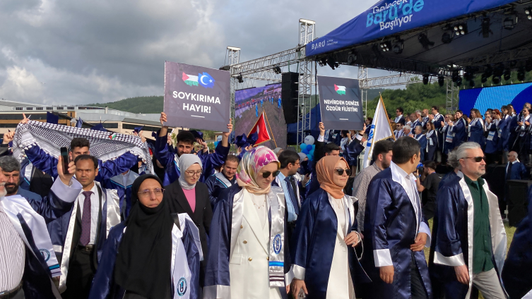 Bartın Üniversitesi'nde mezuniyet heyecanı yaşandı