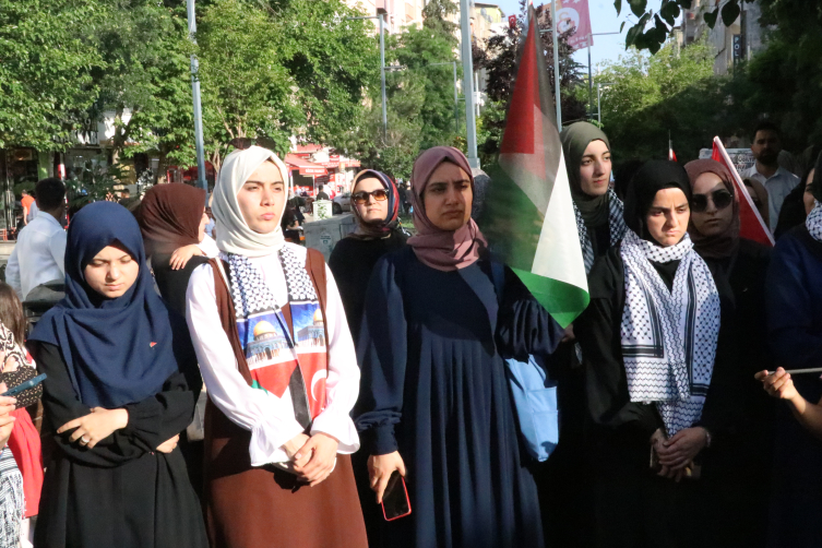İsrail'in Filistin'e yönelik saldırıları Siirt'te protesto edildi