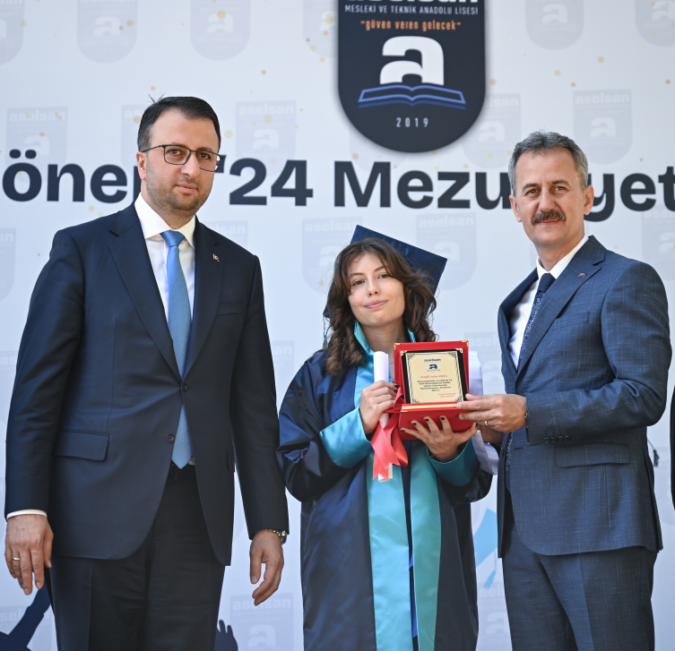 ASELSAN Mesleki ve Teknik Anadolu Lisesi ilk mezunlarını verdi