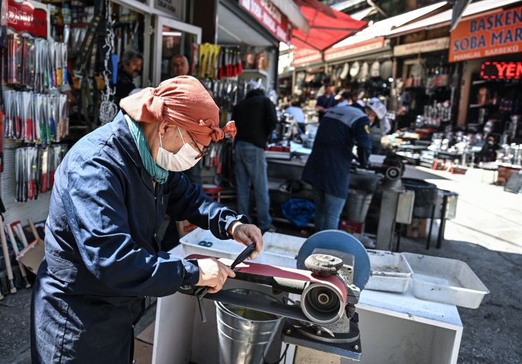 Bayram öncesi bıçak bileme mesaisi sürüyor