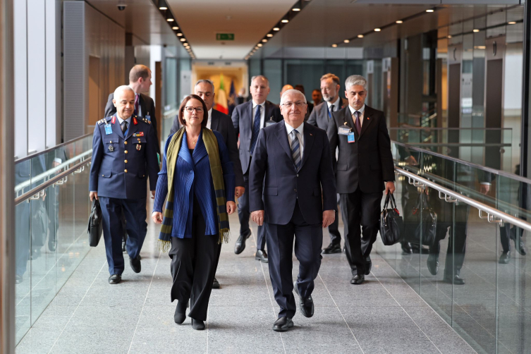 Bakan Yaşar Güler, Brüksel'de mevkidaşlarıyla görüştü