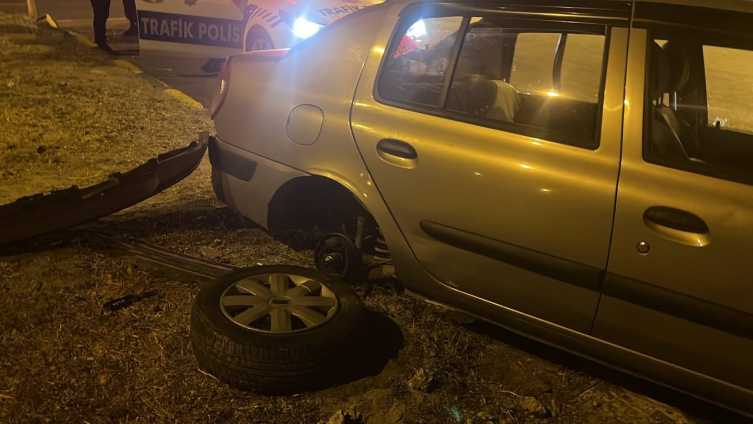 Zonguldak'ta yolcu otobüsü ile otomobil çarpıştı: 4 yaralı