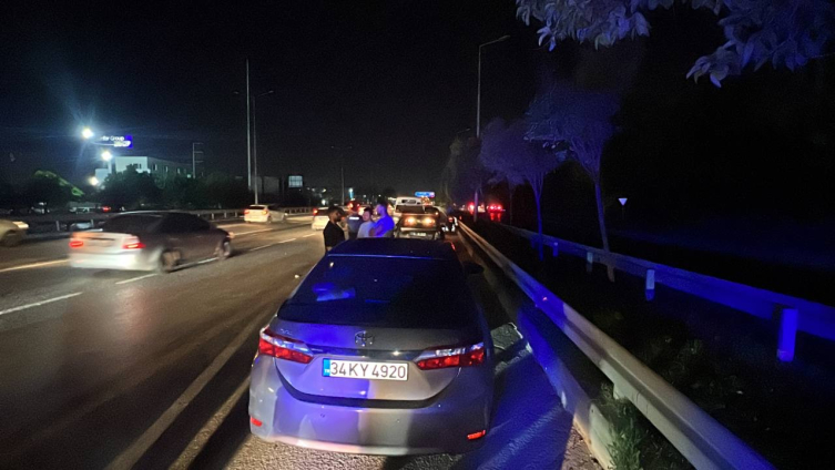Kocaeli'de zincirleme trafik kazası: 2 yaralı