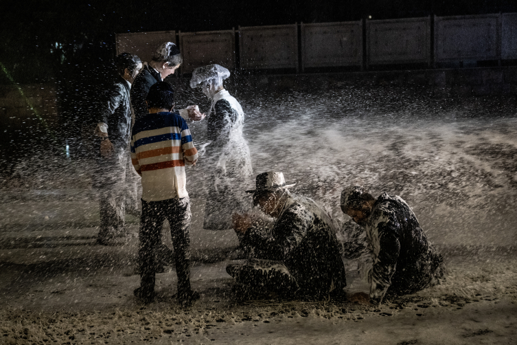 Ultra Ortodoks Yahudiler, zorunlu askerliğe karşı protestoda İsrail polisi ile çatıştı