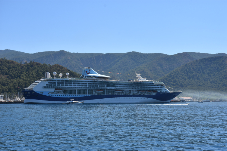 Yolcu gemisi Marella Discovery, Marmaris'e geldi