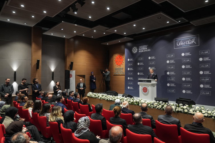 Fahrettin Altun: Türkiye, dünyada örnek teşkil edici tarzda özgürleşme mücadelesi veriyor