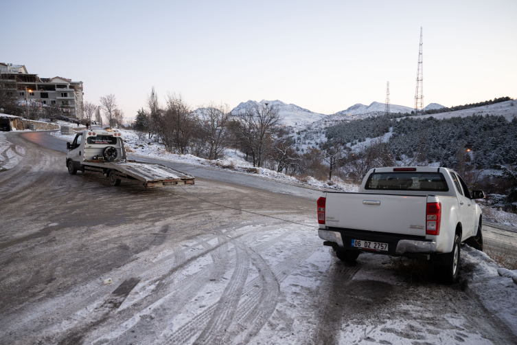 Başkentte buzlanma hayatı olumsuz etkiliyor