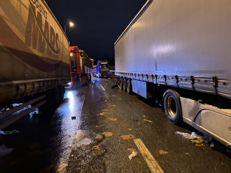 Anadolu Otoyolu'nda zincirleme trafik kazası: 2 ölü, 4 yaralı