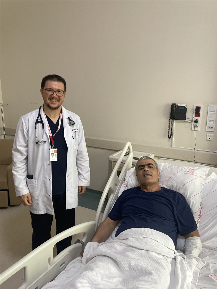 Bir saat süren kalp mesajıyla hayata yeniden döndü